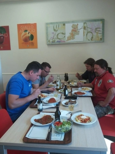 Powoli, ale jadą – kantYna na trasie Złombolu