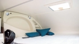 Alkowa jest bardzo przestronna, dwie dorosłe osoby zmieszczą się w niej bez problemu - zdjęcie 7