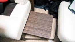 ...ale bez problemu możemy ją rozszerzyć za pomocą wysuwanych „stołków” - zdjęcie 15