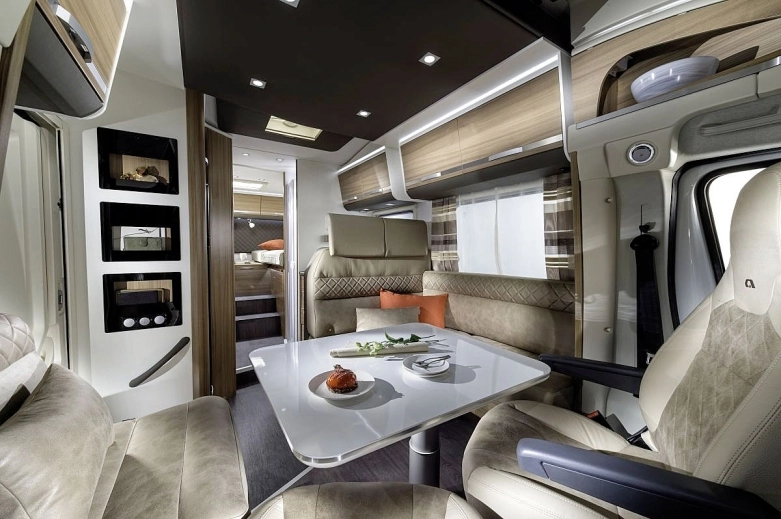 Przestrzeń za dobrą cenę? To kamper Adria Matrix od Elcamp'u