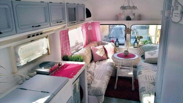 Przyczepa kempingowa rodem z bajki o królewnie