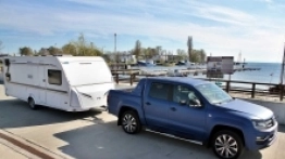 Port jachtowy w Jastarnii. Pamiętam jeszcze z dzieciństwa, jak stały tu tylko kutry rybackie - zdjęcie 2