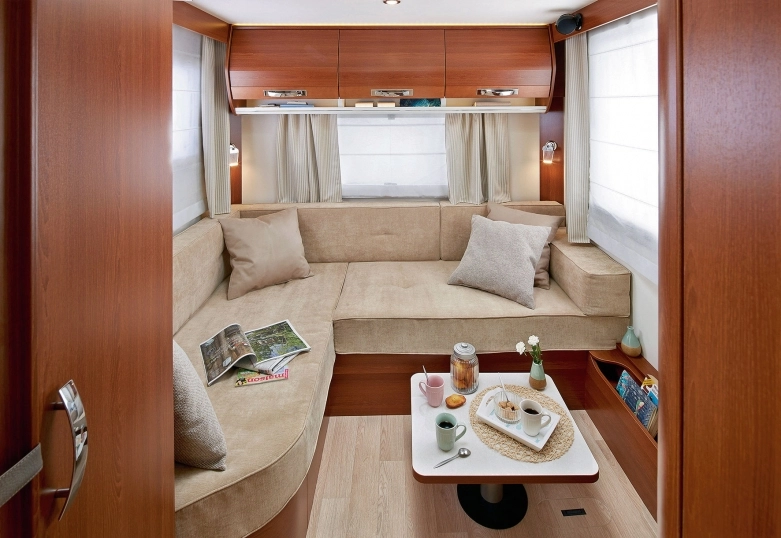 Rapido przemeblowuje tradycyjny układ kampera