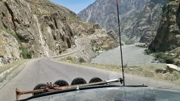 Zobaczcie, jak zmieniał się krajobraz w Pamirze i sama wojenna droga M41 - zdjęcie 2