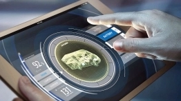 Coraz więcej kamperów czy przyczep kempingowych skrywa i skrywać będzie takie udogodnienia, jak zdalna aktywacja funkcji alarmu (np. w przypadku wycieku gazu), monitoring akumulatorów i zbiorników wody, blokowanie drzwi, zarządzanie klimatyzacją postojową. Rezerwacja kempingu online? Przyszłość ma polegać na utrzymywaniu cyfrowej łączności, ponieważ digitalizacja umożliwia nowy wymiar komfortu - zdjęcie 1