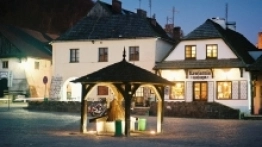 Studnia na rynku w Kazimierzu - zdjęcie 6