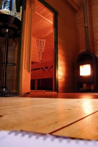 Do dyspozycji gości są przyłącza  dla 16 załóg i domek z sauną. - zdjęcie 4