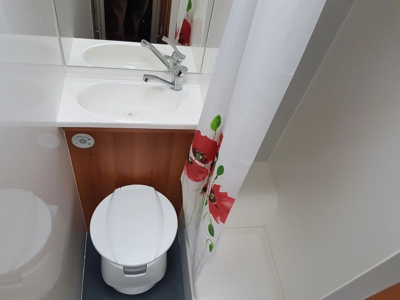 Sypialnia z alkową nad kabiną w rozmiarze XXS?