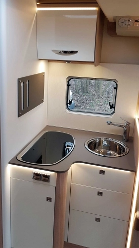 Szukasz gustownej półintegry oto Burstner - zdjęcie 3