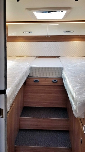 Szukasz gustownej półintegry oto Burstner - zdjęcie 4