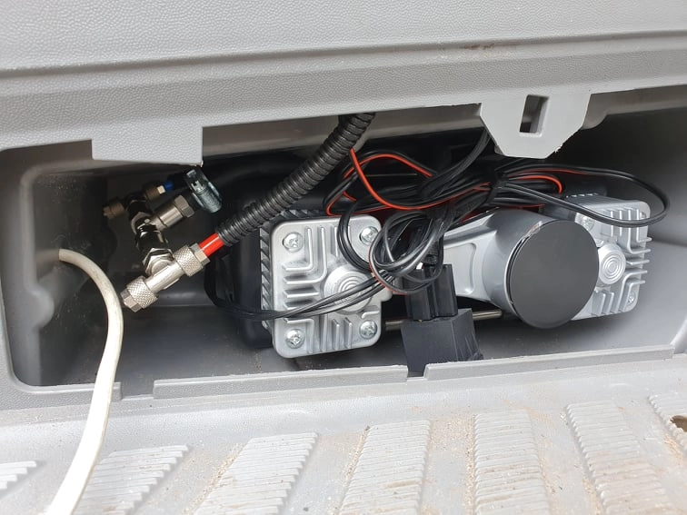 To on wygrał zawieszenie pneumatyczne do swojego kamper vana [FOTO]