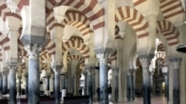 Kordoba, w środku wielkiego meczetu La Mezquita, Hiszpania - zdjęcie 18