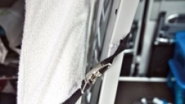 10. Zaczepy służą do zabezpieczenia stolika i łóżka - zdjęcie 10