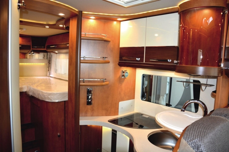 W daleką podróż tylko z kamperem Cathago.