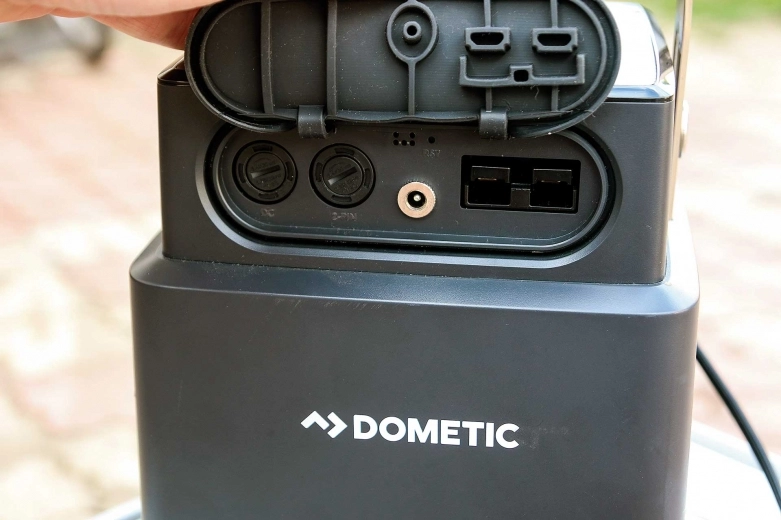 Walizka z prądem, czyli testujemy Domestic PLB40