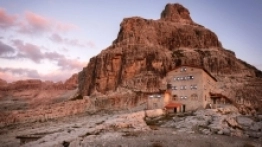 Wędrówka wśród górskich szczytów - zdjęcie 1