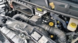 Silnik nie grzeszy mocą, nie pomaga również zaledwie pięć przełożeń skrzyni biegów. - zdjęcie 18