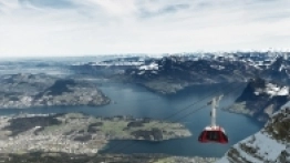2. Przejazd kolejką linową Dragon Ride Fraekmuentegg – Pilatus zapewnia spektakularny widok na jezioro Czterech Kantonów Fot. swiss-image.ch/Urs Wyss - zdjęcie 2