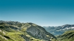 10. Widok na Tremolę z panoramą Fot. swiss-image.ch/Nico Schaerer - zdjęcie 10