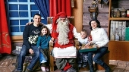 7. Pamiątkowe zdjęcie z Mikołajem - zdjęcie 6