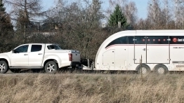 Lżejsza przyczepa, która jest źle wyważona, może być gor- sza w holowaniu niż ciężka, ale dobrze wyważona - zdjęcie 2