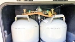 Wypożyczalnia kupuje dodatkowy osprzęt pojazdów nie tylko dla naszej wygody, ale też dla bezpieczeństwa - zdjęcie 1