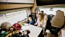 Koszty najmu dzielą się na wszystkie osoby na pokładzie. Tych może być nawet 7 w jednym pojeździe - zdjęcie 2