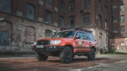 Zmodyfikowana przez Rayo4x4 Toyota Land Cruiser J100 - zdjęcie 3