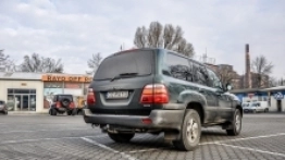 Seryjna Toyota Land Cruiser J100 - zdjęcie 4