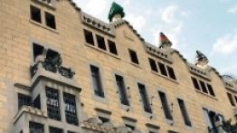 Pałac Güella z charakterystycznymi kominami - zdjęcie 4