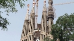 Sagrada Familia – tę najsłynniejszą budowlę Barcelony zaprojektował Antonio Gaudi - zdjęcie 8