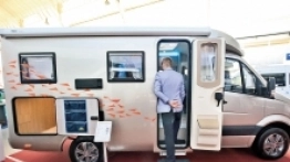 Kamper na mercedesie to już domena firmy Balcamp. Na targach dowiedzieliśmy się, że wkrótce zostaną pokazane pojazdy na trzeciej wersji Sprintera. Czekamy!  - zdjęcie 3