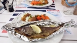 Będąc nad jeziorem, obowiązkowo trzeba spróbować lokalnych przysmaków - zdjęcie 3