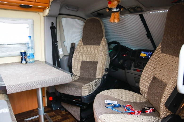 Sam zbudował swojego kampera