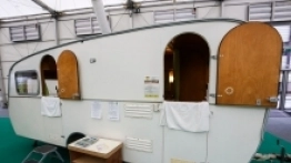 Zabytkowe przyczepy na Caravan Salon 2018 - zdjęcie 13