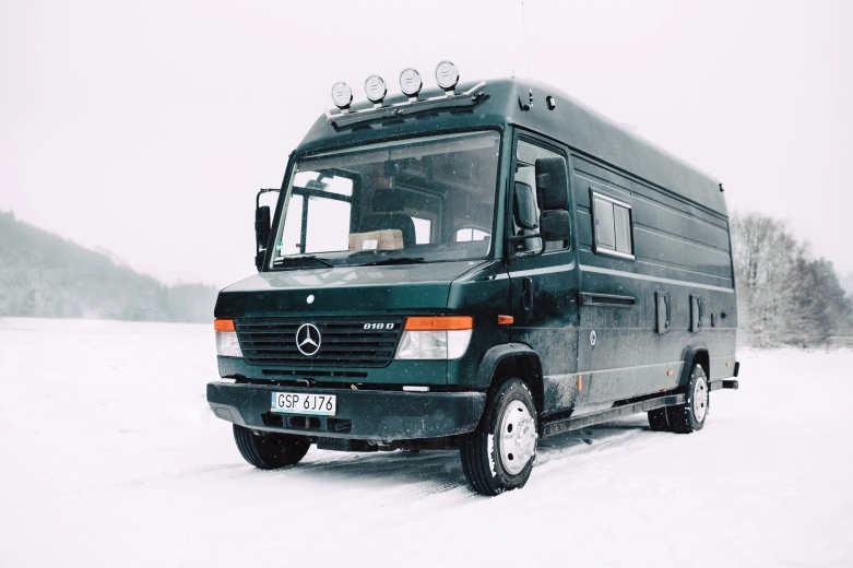 Mercedes Vario 818 - Balcamp
