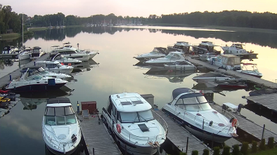 Jezioro Tajty, Port Hotel Tajty