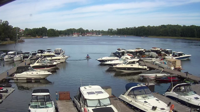 Jezioro Tajty, Port Hotel Tajty