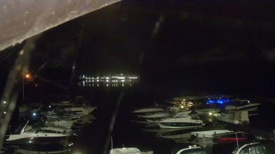 Jezioro Tajty, Port Hotel Tajty