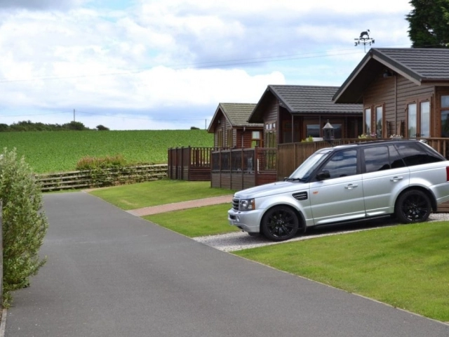 Oaklands Park - zdjęcie 3