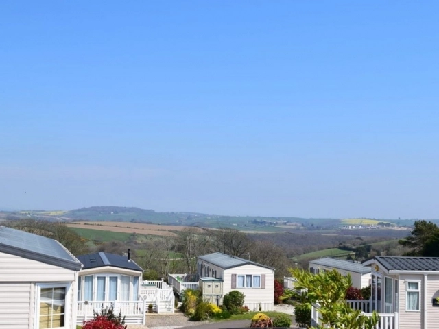 Oaklands Park - zdjęcie 1