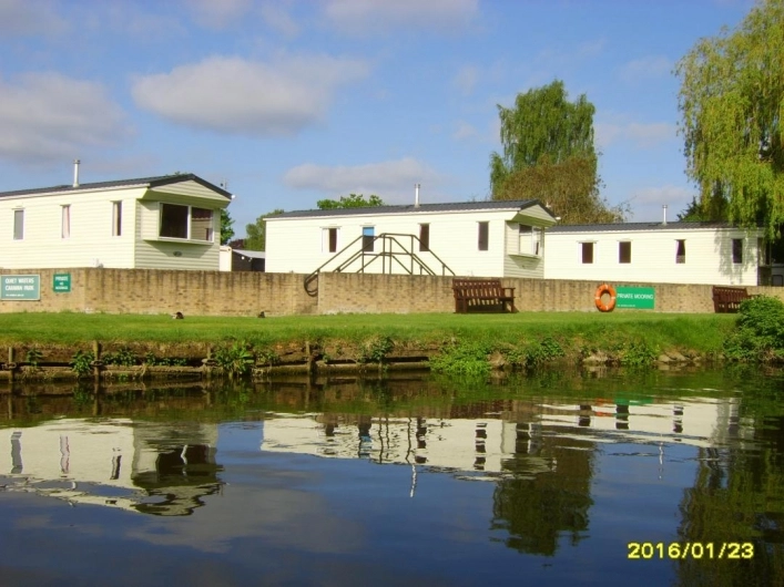 Quiet Waters Caravan Park - zdjęcie 4