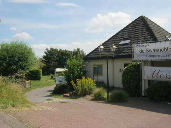 Parking Camperplaatsen Tolkamer Holandia  - zdjęcie 4