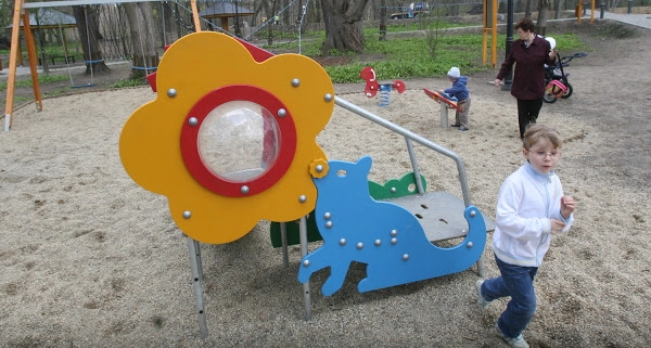 Parking przy Zespole Klasztorno-Pałacowym w Rudach - zdjęcie 3