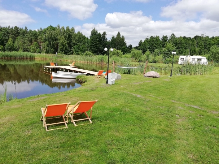 Kemping nad stawem - zdjęcie 1