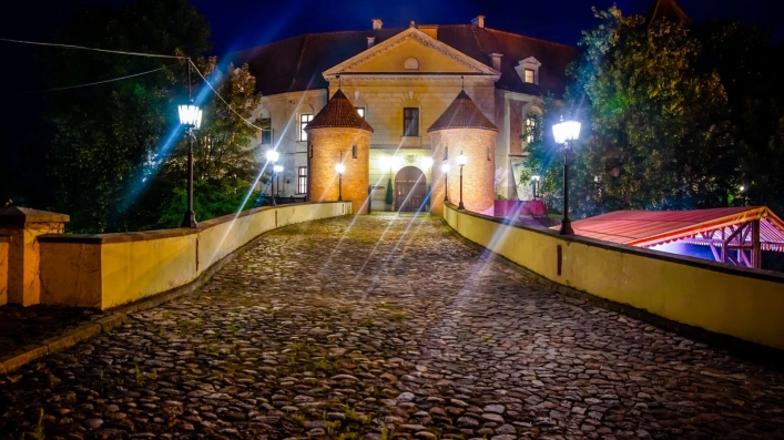 Camper Park Zamek Pułtusk - zdjęcie 2