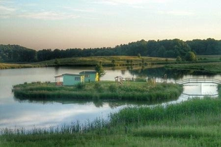 Domki na wyspie na Mazurach - zdjęcie 4