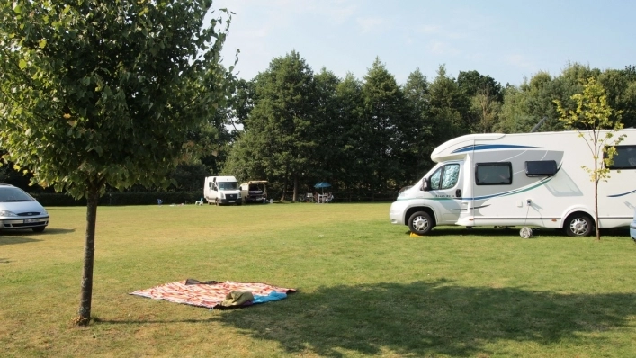 Pole namiotowo-campingowe w Bobięcinie - zdjęcie 1