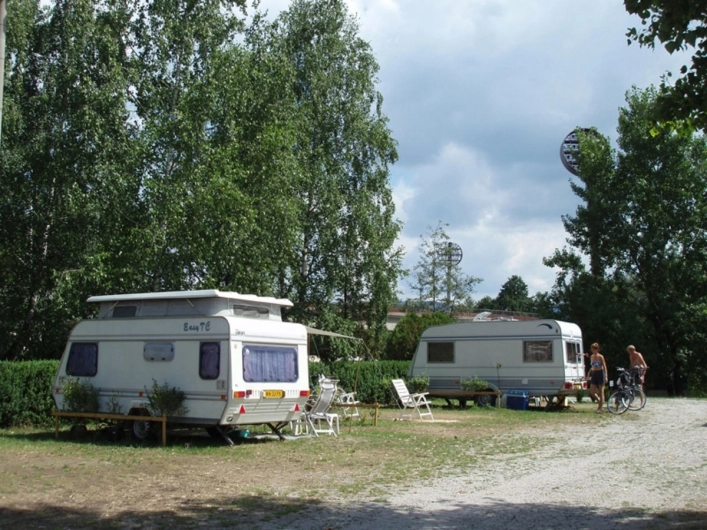 Camping na Ostrove * - zdjęcie 1