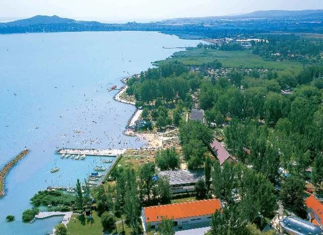 Balatontourist Füred Kemping és Üdülőfalu - zdjęcie 1